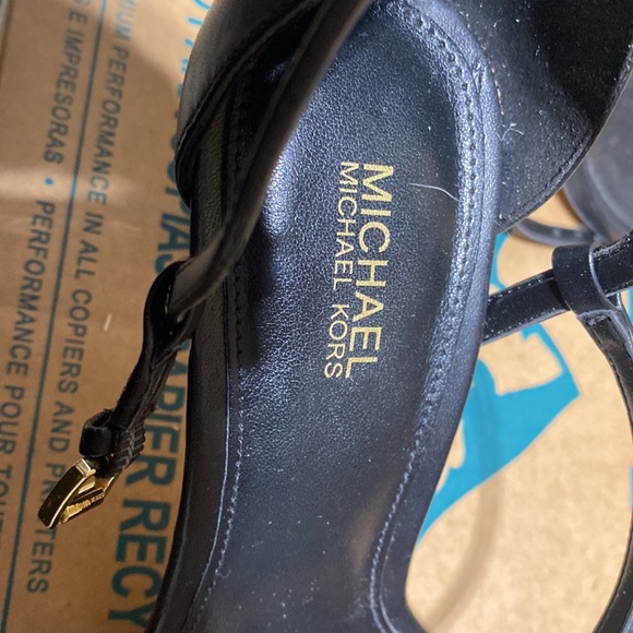 Never used New size 7 Michael Kors heels black New - Picture 4 of 6